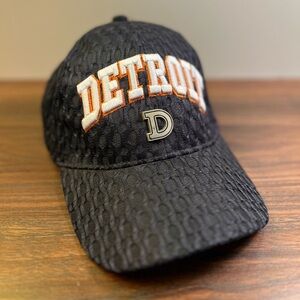 Rare MLB Detroit Tigers Textured Baseball Cap Raised Logo Adjustable Hat